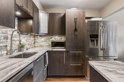 306-3155 Old Highway 8, Minneapolis, MN, 55418-2567 | Card Image