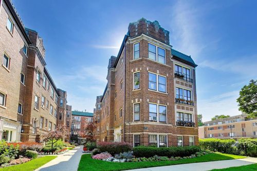 2w-719 Hinman Ave, Evanston, IL, 60202-2561 | Card Image