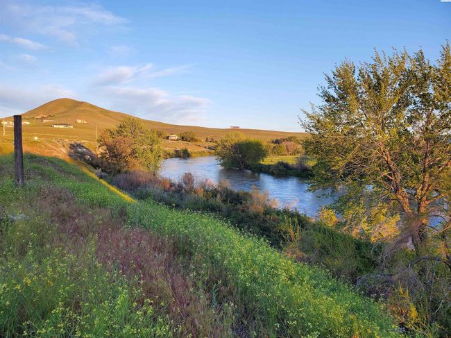 70212 N Demoss Rd., Home with 0 bedrooms, 0 bathrooms and null parking in Benton City WA | Image 5