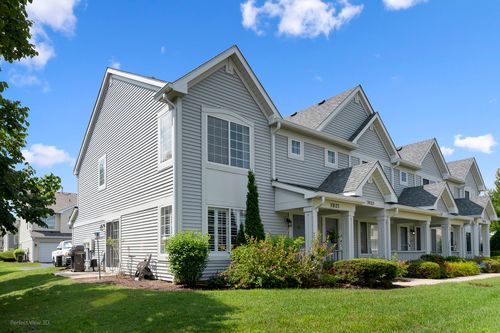 39123 N Aberdeen Ln, Beach Park, IL, 60083-3031 | Card Image