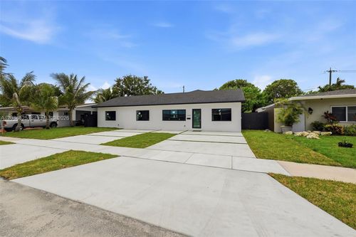 1140 Ne 201st Ter, Miami, FL, 33179-2680 | Card Image