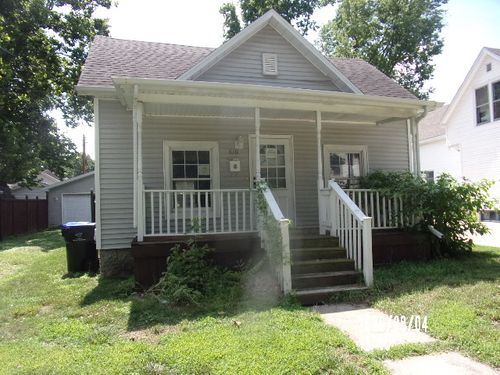 810 W Mill St, Bloomington, IL, 61701-4924 | Card Image