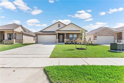 2119 Chief St, Bryan, TX, 77807-1592 | Card Image