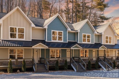 2b-328 Bowditch St, Burnsville, NC, 28714-3302 | Card Image