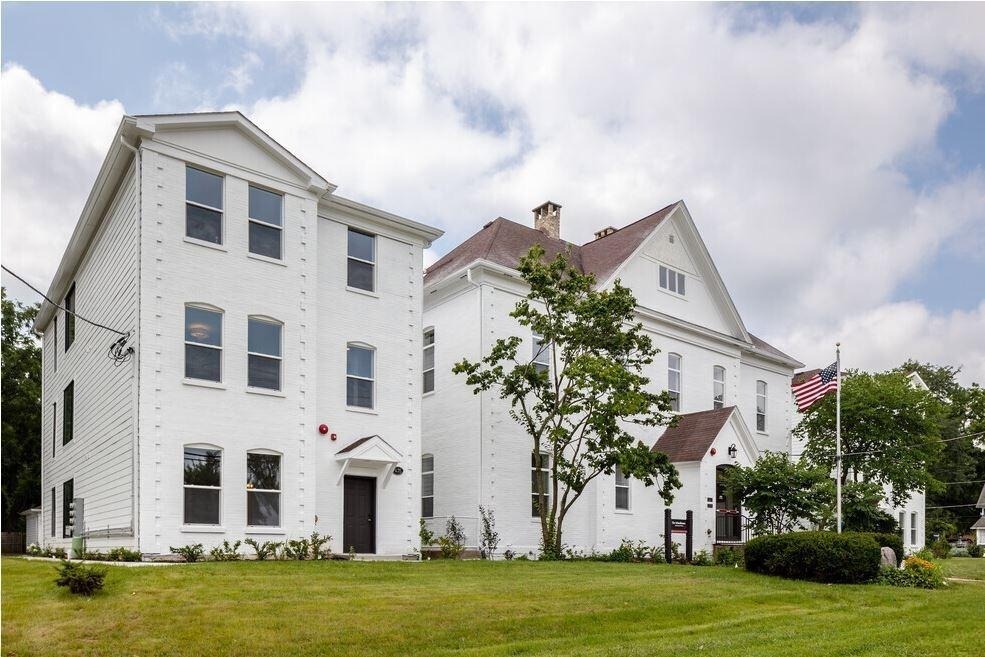 2 441 Main Street, For Rent in Cary Zoocasa