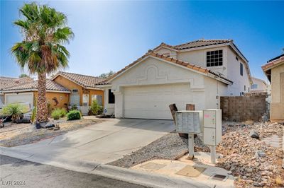 931 Single Tree Drive, House other with 4 bedrooms, 2 bathrooms and null parking in Las Vegas NV | Image 2