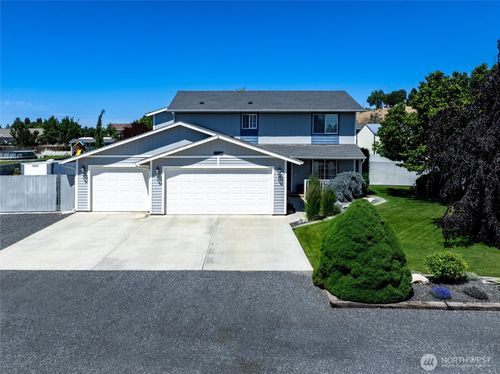7690 Mcdougal Ave Ne, Moses Lake, WA, 98837-9207 | Card Image