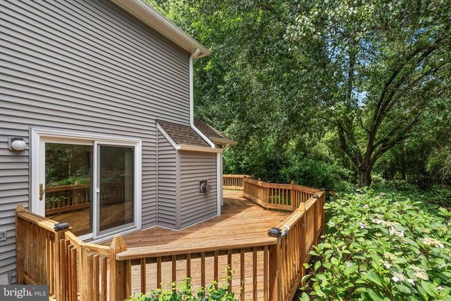 8924 Cross Chase Cir, House other with 4 bedrooms, 5 bathrooms and null parking in LORTON VA | Image 75