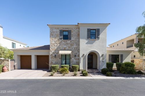 3912 E Crittenden Ln, Phoenix, AZ, 85018-3660 | Card Image