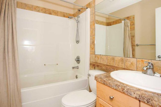 178 Somerglen Way Sw, House other with 4 bedrooms, 3 bathrooms and 4 parking in Calgary AB | Image 7