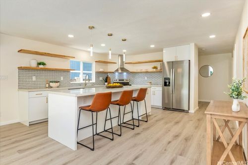 86-305 Alamihi St, Waianae, HI, 96792-2915 | Card Image