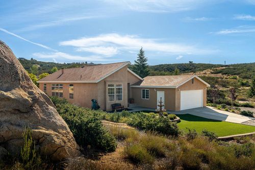 42974 Rolling Hills Dr, Aguanga, CA, 92536-9670 | Card Image