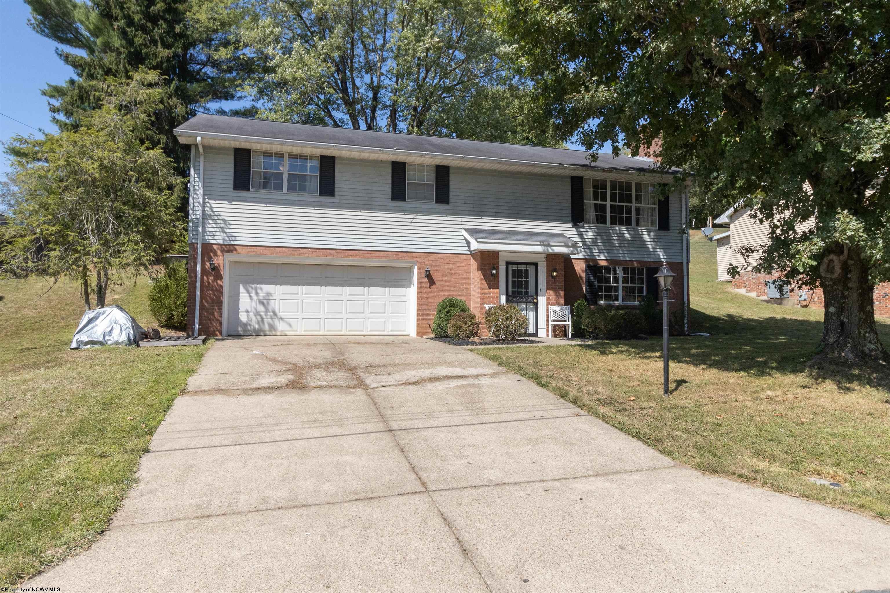 Woodbrook Ln, Bridgeport, WV 26330