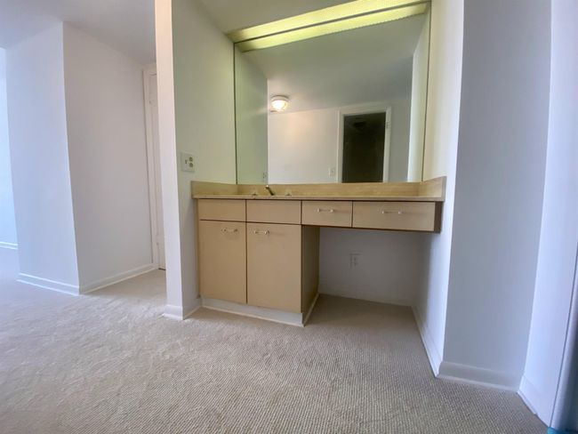 APT-10F - 529 S Flagler Dr, Condo with 2 bedrooms, 2 bathrooms and null parking in West Palm Beach FL | Image 14