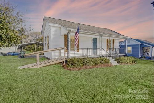 676 Cabarrus Ave W, Concord, NC, 28027-6262 | Card Image