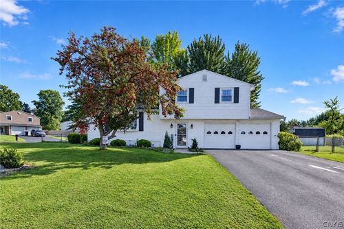 8162 Adamello Cir, Clay, NY, 13041-8970 | Card Image