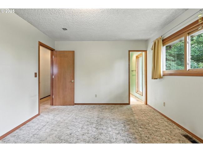 1425 Se 9 Th St, House other with 6 bedrooms, 3 bathrooms and null parking in Gresham OR | Image 18