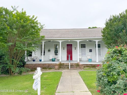 914 State St, Natchez, MS, 39120-3575 | Card Image