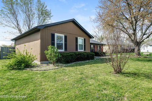 3702 Bartlett Ct, Louisville, KY, 40218-2795 | Card Image
