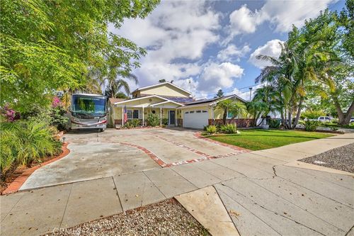 22441 Hartland St, West Hills, CA, 91307-2618 | Card Image