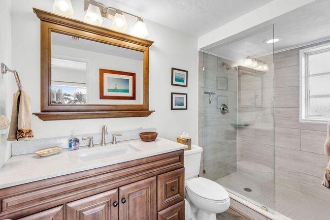 Main Bathroom | Image 20