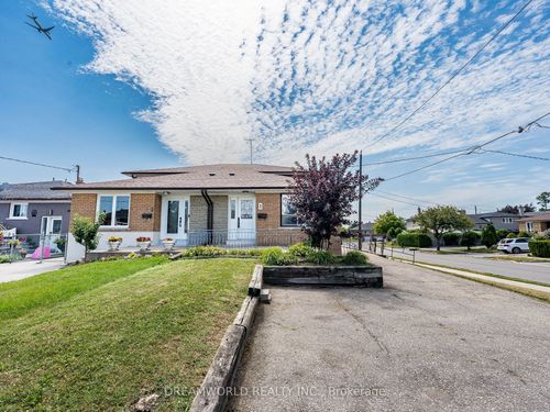 1 Friary Crt, North York, ON, M3L2B4 | Card Image