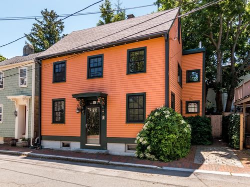 single-fam-2 Atwood St, Newburyport, MA, 01950-2910 | Card Image