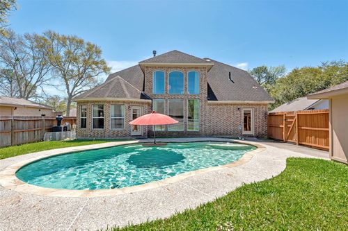 15811 Crestbrook Dr, Houston, TX, 77059-5219 | Card Image