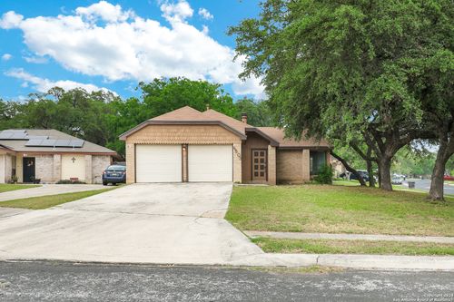 9503 Elm Gln, San Antonio, TX, 78250-4086 | Card Image