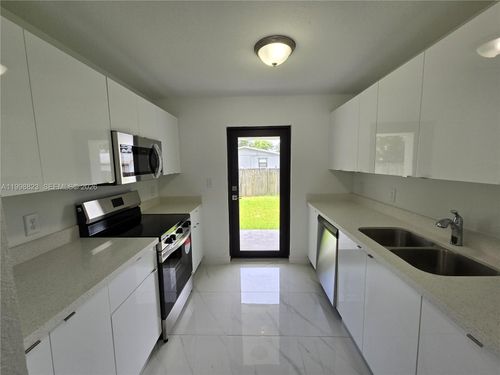 18700-18700 Sw 316th Ter, Homestead, FL, 33030-5510 | Card Image