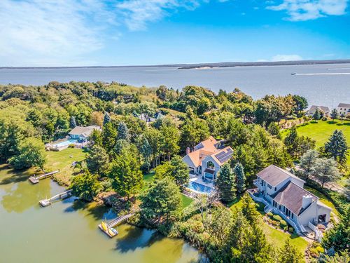 425 Cedar Point Dr E, Southold, NY, 11971-2087 | Card Image