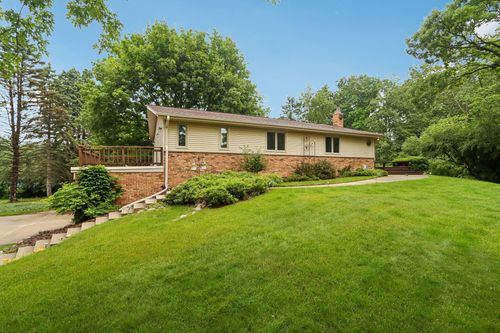N40W32786 Wildwood Ln, NASHOTAH, WI, 53058-9785 | Card Image