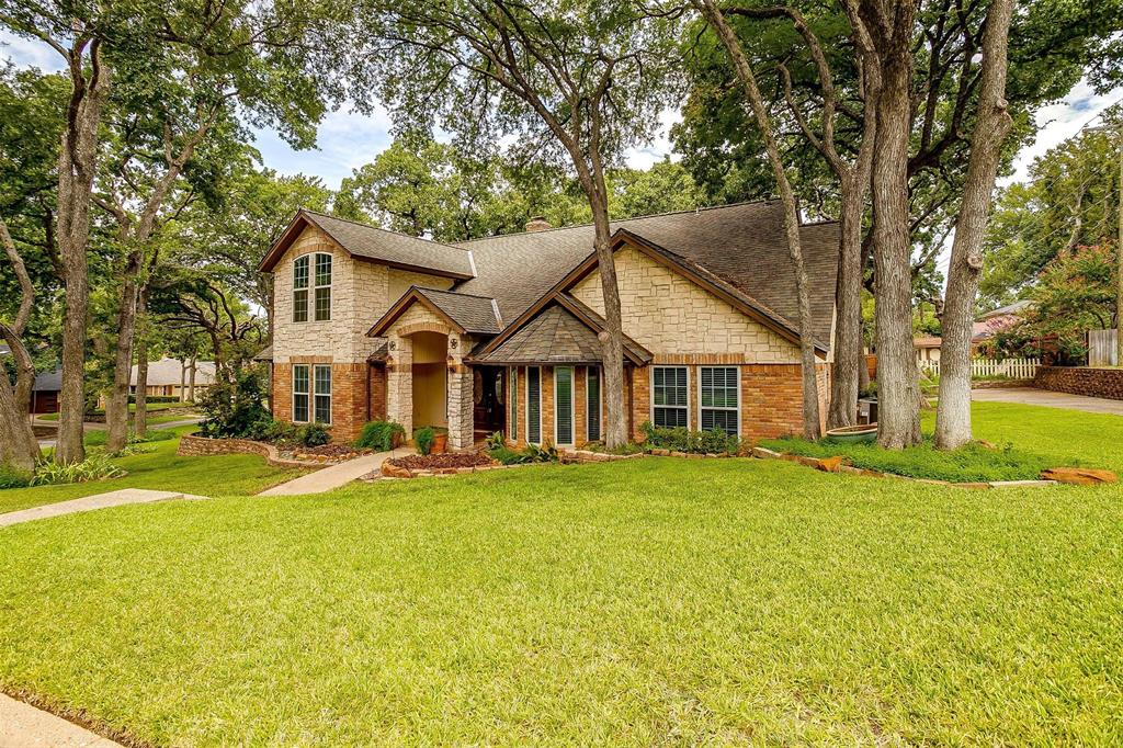 Crown Colony Dr, Arlington, TX 76011