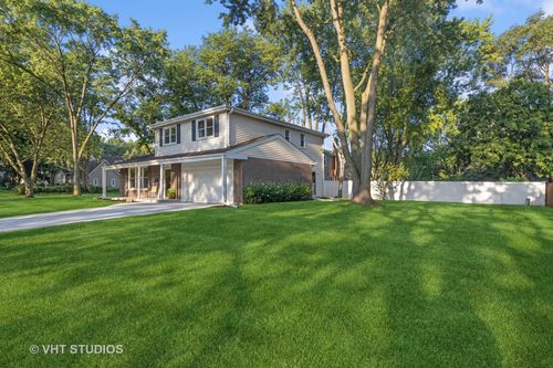 353 Berry Dr, Naperville, IL, 60540-5101 | Card Image