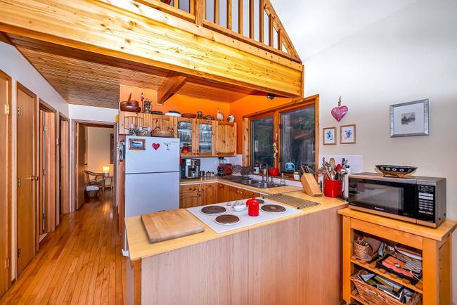 506 Marine Drive, House other with 2 bedrooms, 2 bathrooms and 2 parking in Mayne Island BC | Image 5