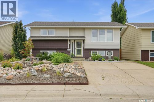 1645 Smith St, Moose Jaw, SK, S6K1A7 | Card Image