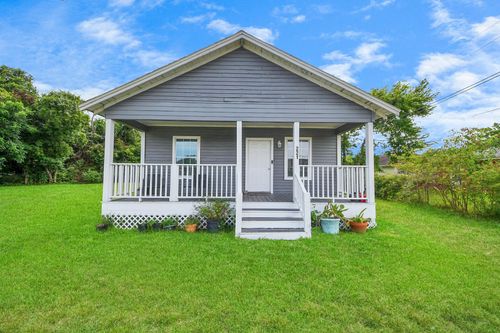 221 Highway 3 N, Texas City, TX, 77591-4123 | Card Image