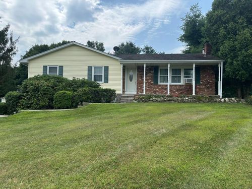 3 Carolyn Ct, Augusta, NJ, 07822-2109 | Card Image