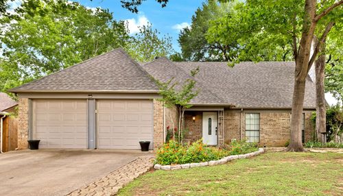 513 Harrington Ln, Euless, TX, 76039-4258 | Card Image