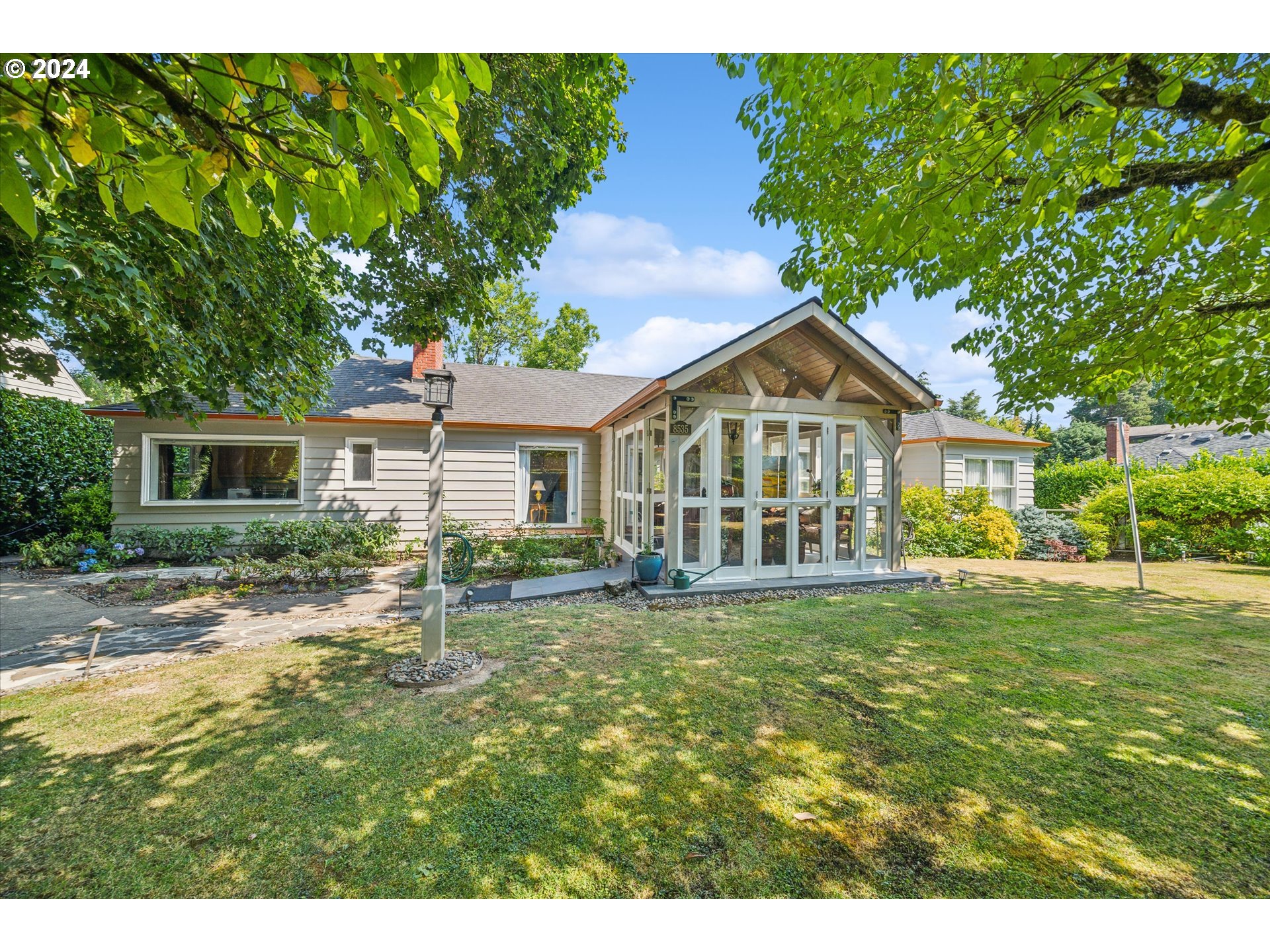 Birchwood Rd, Portland, OR 97225