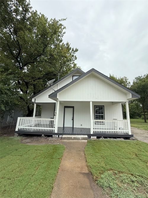 323 W Cherry St, Sherman, TX, 75090-7207 | Card Image