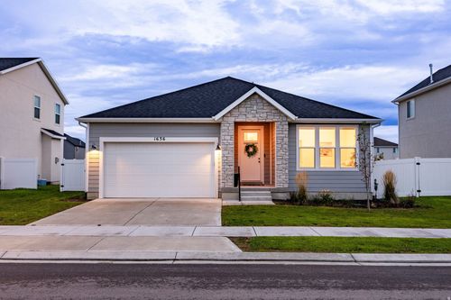 1636 E Groundhog Ln, Eagle Mountain, UT, 84005-6435 | Card Image