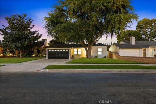 1920 N Screenland Dr, Burbank, CA, 91505-1441 | Card Image