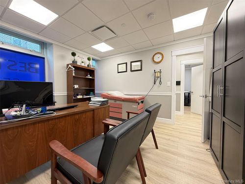 ste-2h-14238 37th Ave, Flushing, NY, 11354-4580 | Card Image