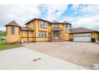 4801 57 Ave, House other with 6 bedrooms, 4 bathrooms and 10 parking in Two Hills AB | Image 2