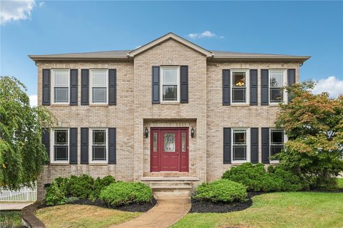 674 Meadowbrook Rd, Trafford, PA, 15085-2817 | Card Image