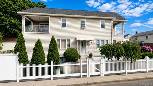 11142 209th St, Queens Village, NY, 11429-1714 | Card Image