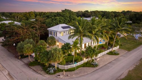 65 Tarpon Ave, Key Largo, FL, 33037-2922 | Card Image