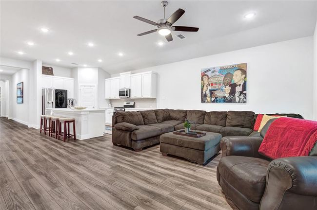 Family Room | Image 29