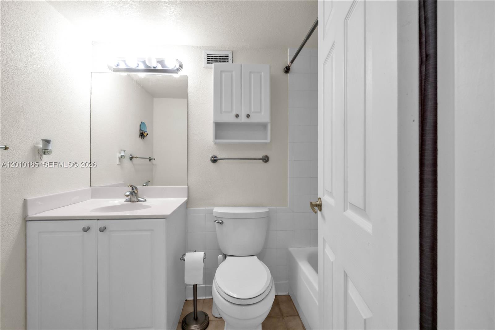 Residential Lease in Hollywood 4